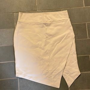 Beige skirt. FOREVER 21. SIZE S